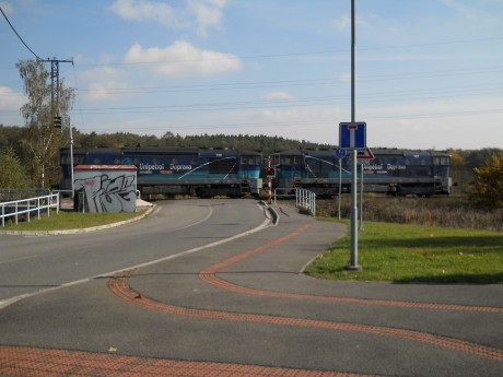 Stroje Unipetrol Dopravy na trati 160 - Plzeň - Bolevec  ©
